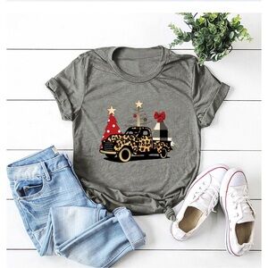 NWT Christmas Holiday Animal Print Truck with Trees Women’s T shirt Sz XL